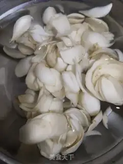 Make Tomato lily egg soup step 1