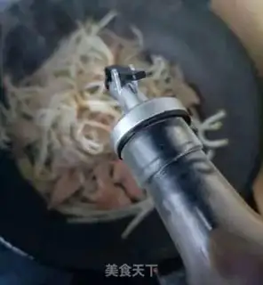 Make Green bean sprouts with pork step 7
