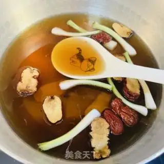 Make Red sugar onion ginger date tea step 2