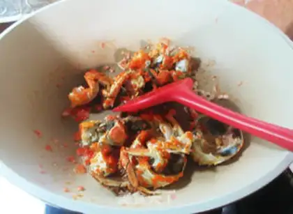 Make Salted egg yellow crab step 8