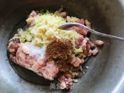 Make Big celery dumplings step 1