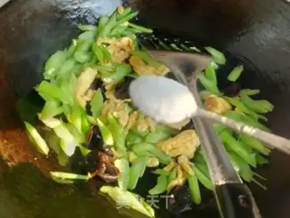 Make Screeched eggs step 7