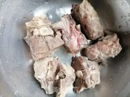 Make Pork and bone soup step 0