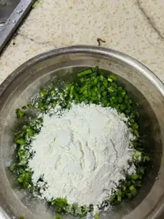 Make Onion eggcake step 2