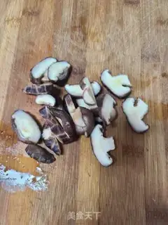 Make A green vegetable with mushrooms step 3