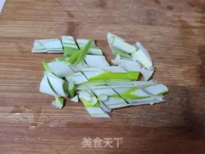 Make A green vegetable with mushrooms step 4