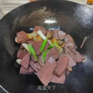 Make Garlic sprouts step 5