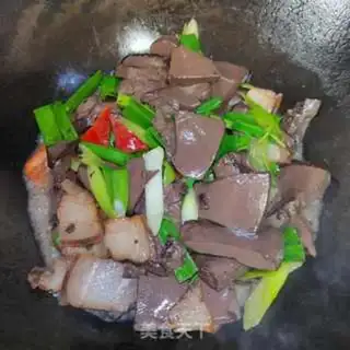 Make Garlic sprouts step 9