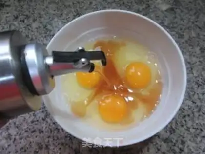 Make Eggs and duck blood step 1