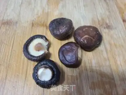 Make Celery mushroom congee step 2