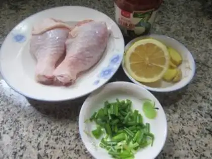 Make Low-fat lemon hand tore chicken step 0