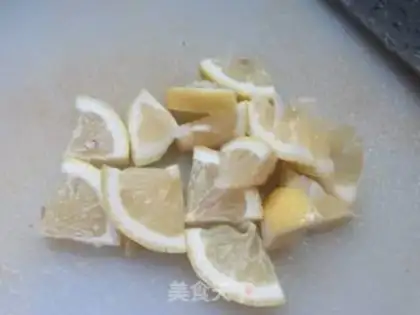 Make Low-fat lemon hand tore chicken step 1