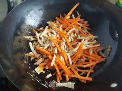 Make Carrot beans, fried meat step 3