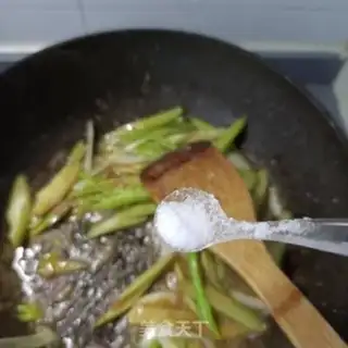 Make The celery fried the liver step 14