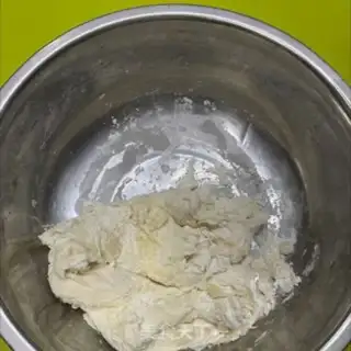 Make The meat-cracked larvae step 1