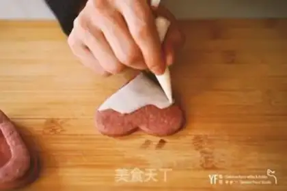 Make A secret cookie box that hides love step 6