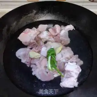 Make Peanut Lotus Pork Foot step 4