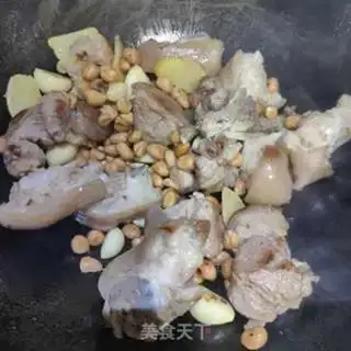 Make Peanut Lotus Pork Foot step 8