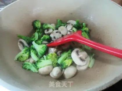 Make Mushrooms and broccoli step 6