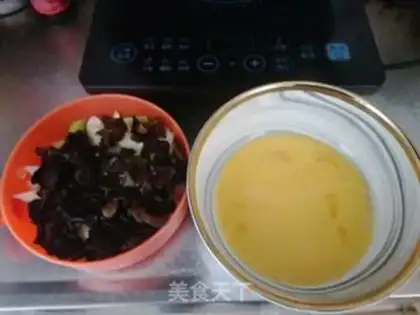 Make Burning eggs step 1