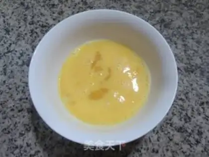 Make Little green omelet soup step 1