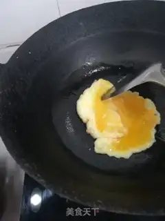 Make Tomato spicy fried eggs step 4