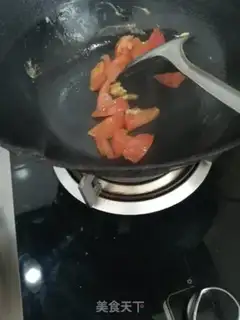 Make Tomato spicy fried eggs step 5