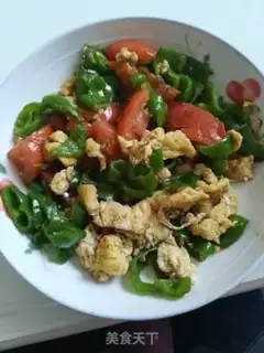 Make Tomato spicy fried eggs step 7