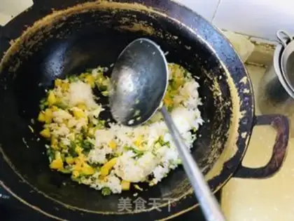 Make Twin egg fried rice step 5