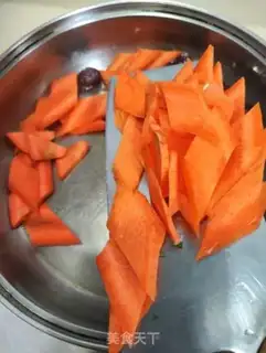 Make Carrot horse-hoove lanterns step 5