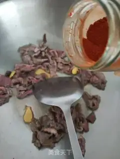 Make Onion fried lamb step 5