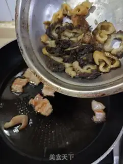 Make Sea cucumbers and onions step 5
