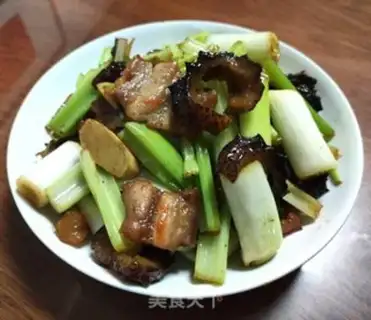 Make Sea cucumbers and onions step 8