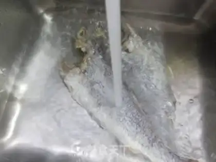 Make The yellow fish are burning chicken wings step 2