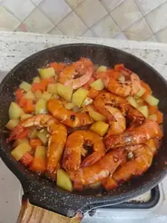 Make Tomato fried eggs step 5