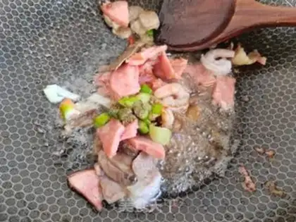 Make Beef sausages, shrimp sprouts step 2
