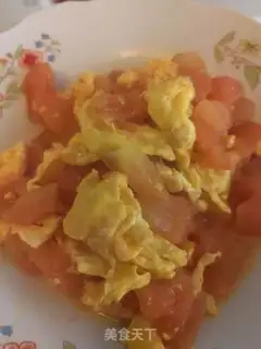 Make Tomato fried eggs step 8