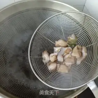 Make The Western celery core is working on the sea cucumber step 1