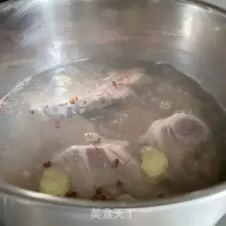 Make Clean up the radish and lamb soup step 0