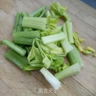Make The Western celery core is working on the sea cucumber step 3