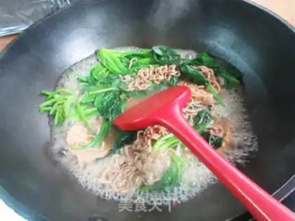 Make Fried chicken spinach noodles step 6
