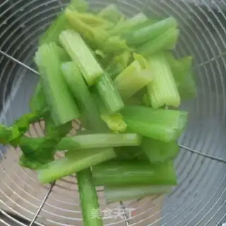 Make The Western celery core is working on the sea cucumber step 5