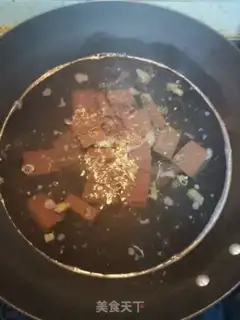 Make Sour duck blood egg soup step 4