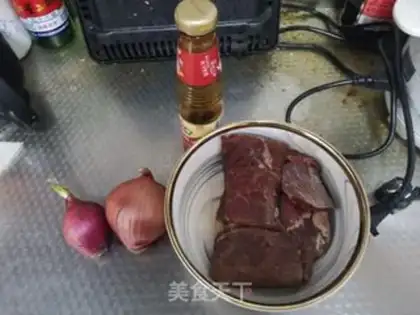 Make Onion beef step 0