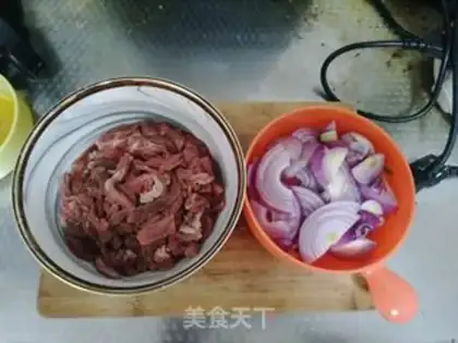 Make Onion beef step 1