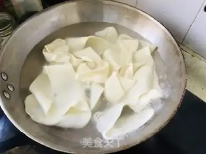 Make Hot noodles step 0