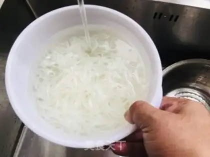 Make Sour rice powder step 1