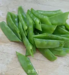 Make Sea cucumber eggs for Dutch beans step 1