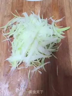 Make A white radish and a fan step 0