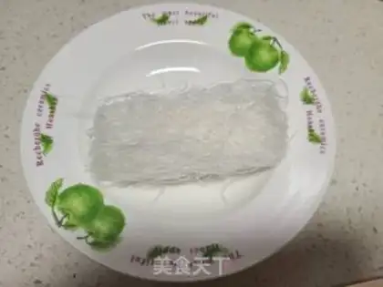 Make A white radish and a fan step 1